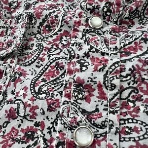 Boys button down pearl snap cowboy hardware long sleeve. Size 6